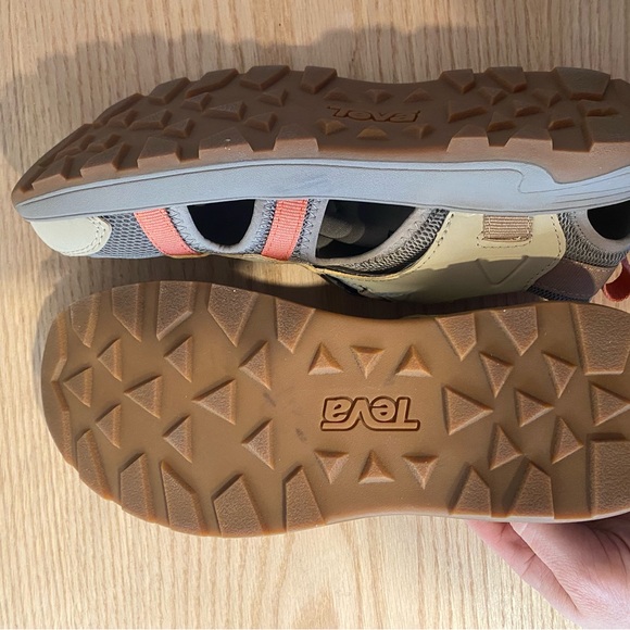 Teva Women’s Beige and Coral Outdoor Sandal-Sneaker - Picture 4 of 7